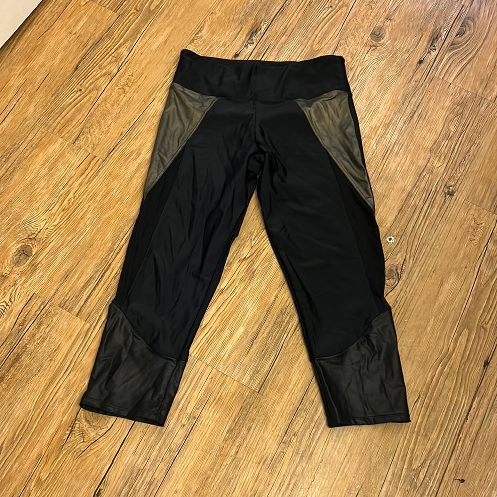 Onzie Women’s Leggings Black Size M/L